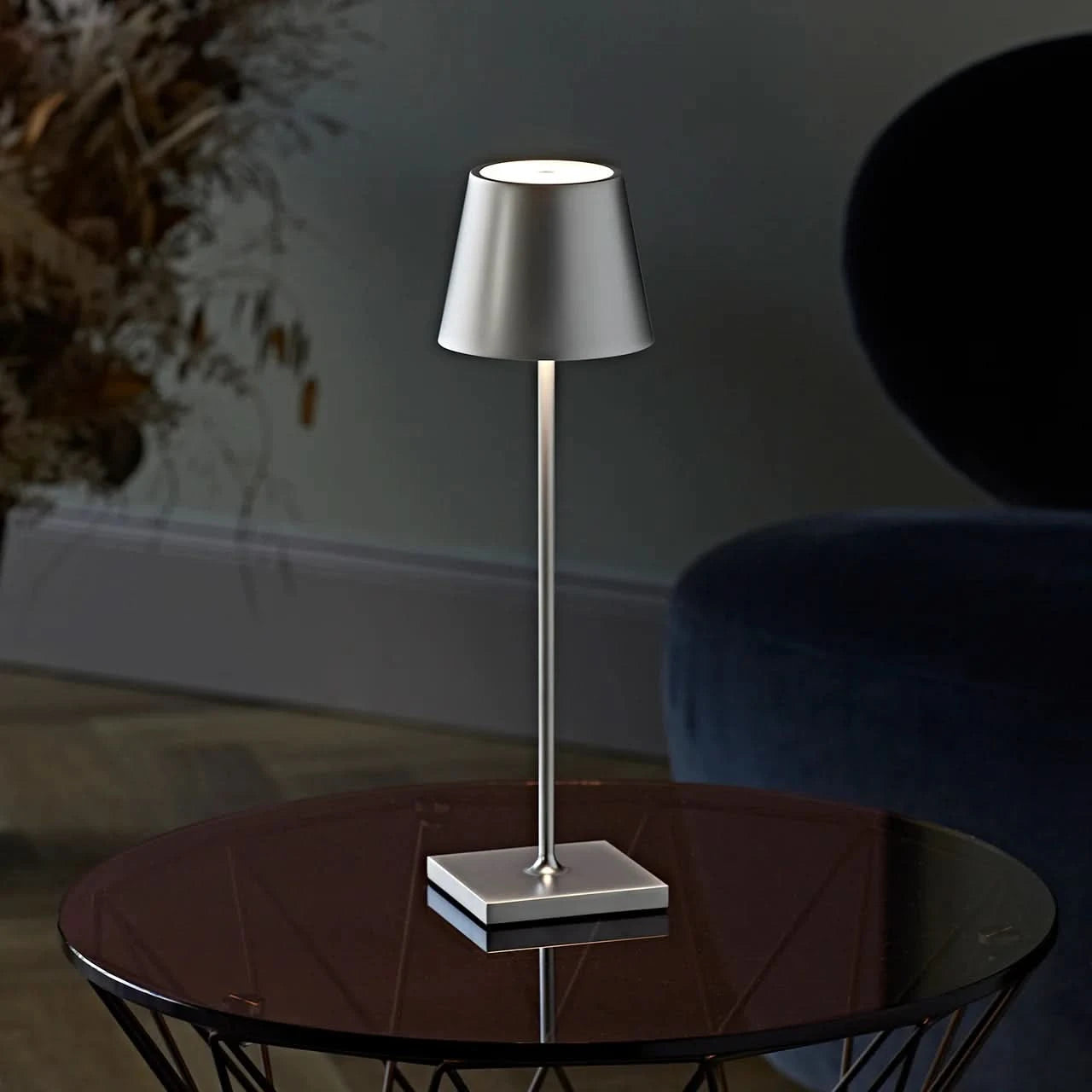 Dimbar Bordslampa – Touchstyrning & Lång Batteritid för Hem & Trädgård
