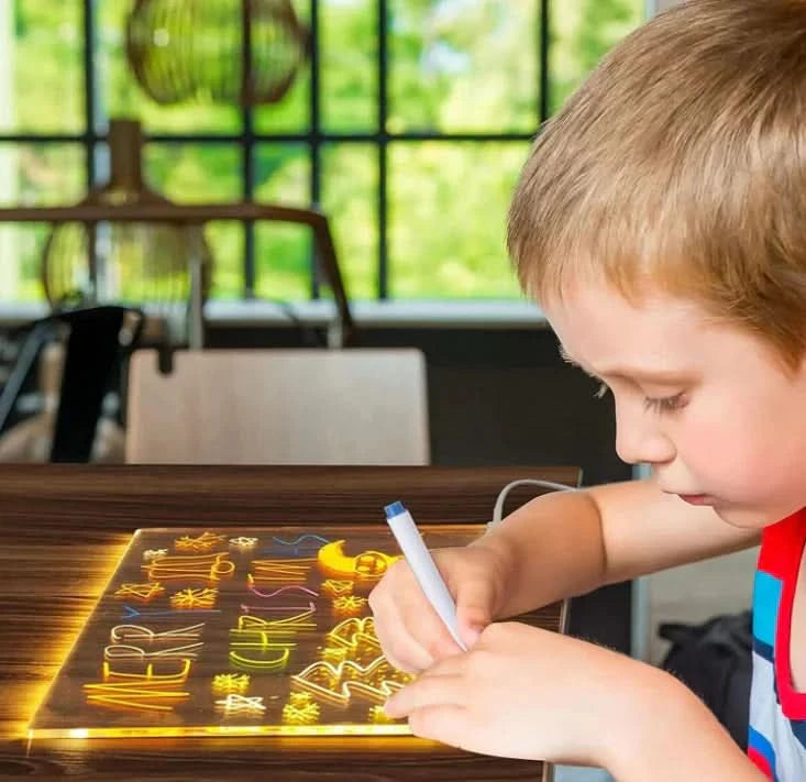 LumiBoard™ – Magisk LED Ritbräda för Barn | Kreativ Ljusbräda & Återanvändbar Teckningsplatta