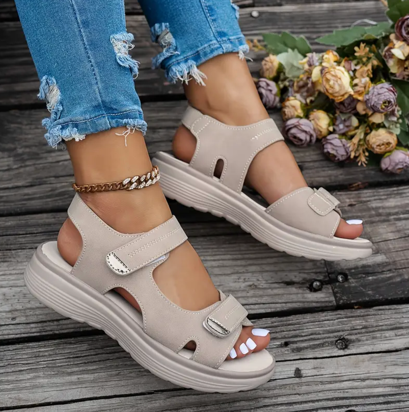 Livia Fotvänliga Sandaler – För Långa Dagar & Snygga Stunder