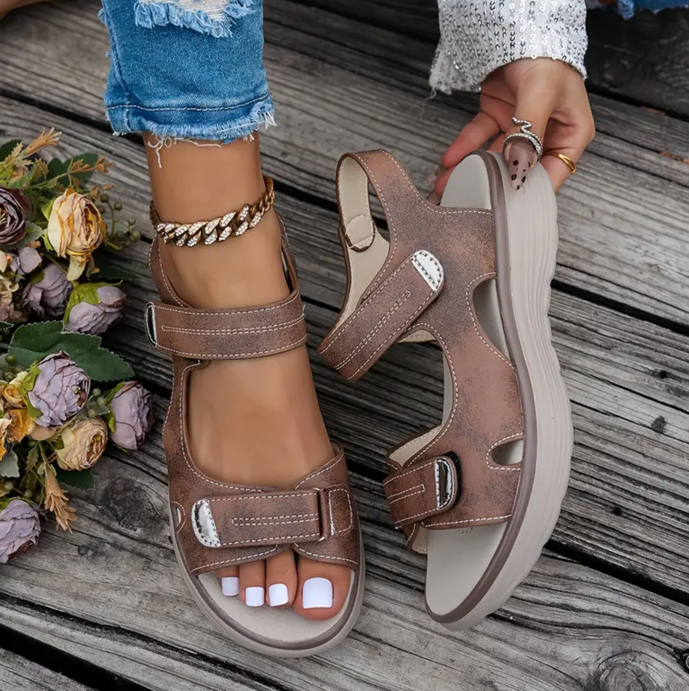 Livia Fotvänliga Sandaler – För Långa Dagar & Snygga Stunder